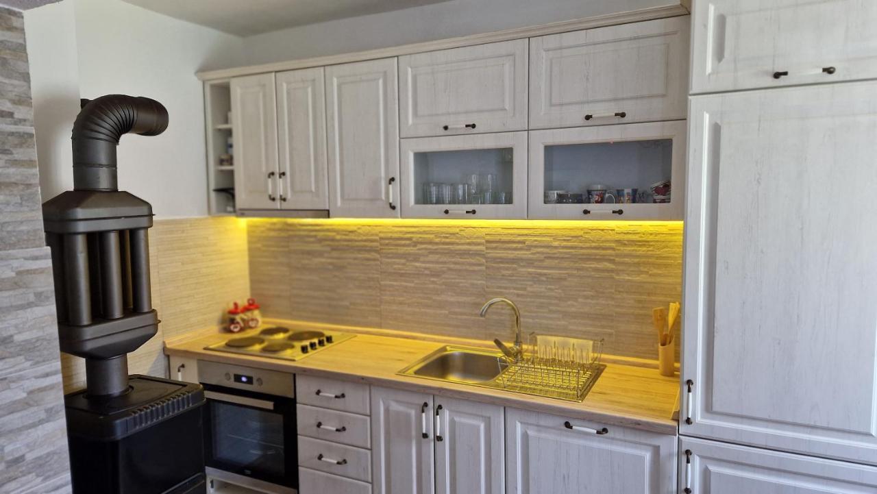 Happy Star Apartments Kotor Bagian luar foto