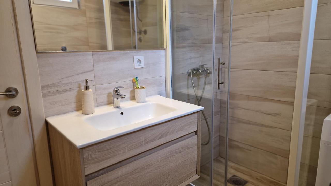 Happy Star Apartments Kotor Bagian luar foto