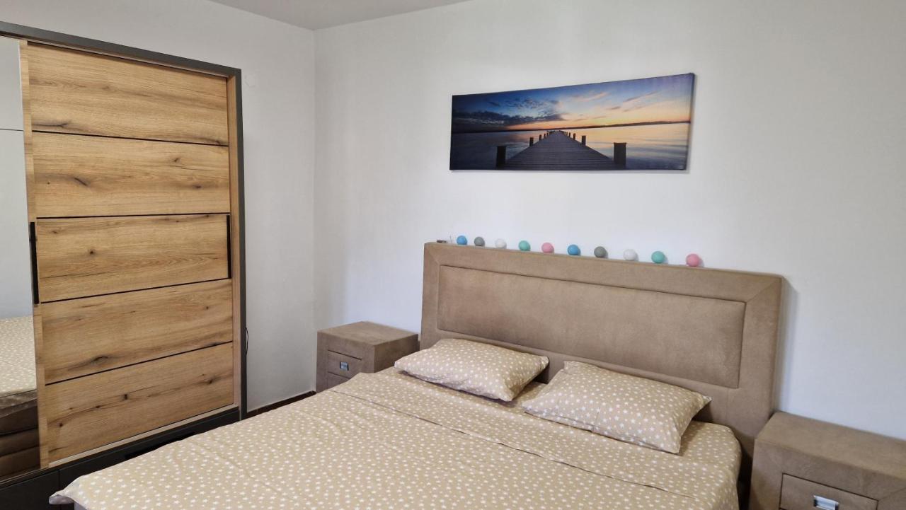 Happy Star Apartments Kotor Bagian luar foto